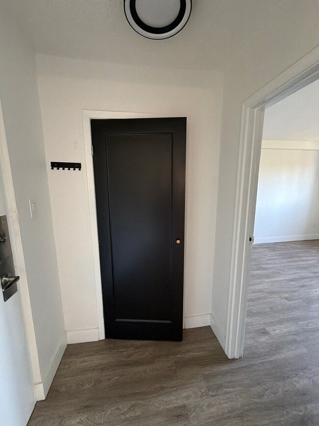 Building Photo - MODERN 1BD IN SOUTH KITCHENER Unit 23