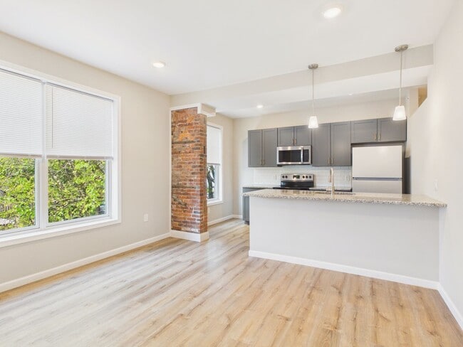 Photo - 1402 N 3rd St Unidad Apt 2