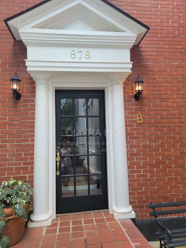 Charming Two Bedroom Condo close to the Be... - Charming Two Bedroom Condo close to the Be... Unit B3