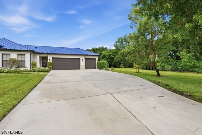 Photo - 1311 Jaybird Way