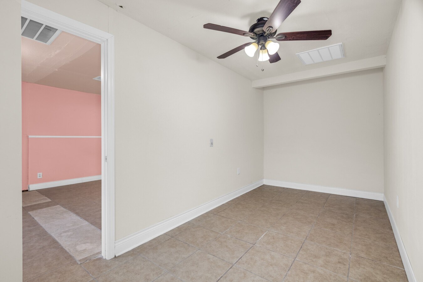 Photo - 10041 Fulton St