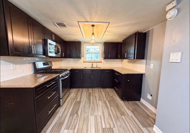 Photo - 9311 Deanwood St