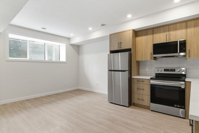 Photo - 4732-4779 79 St NW