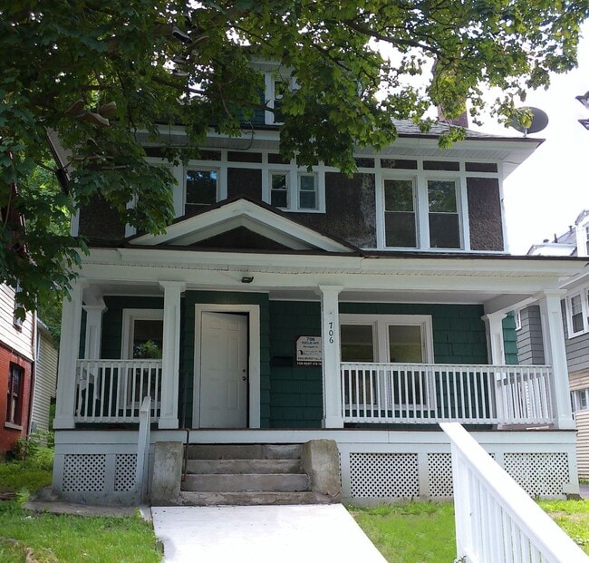 Building Photo - 706 Euclid Ave