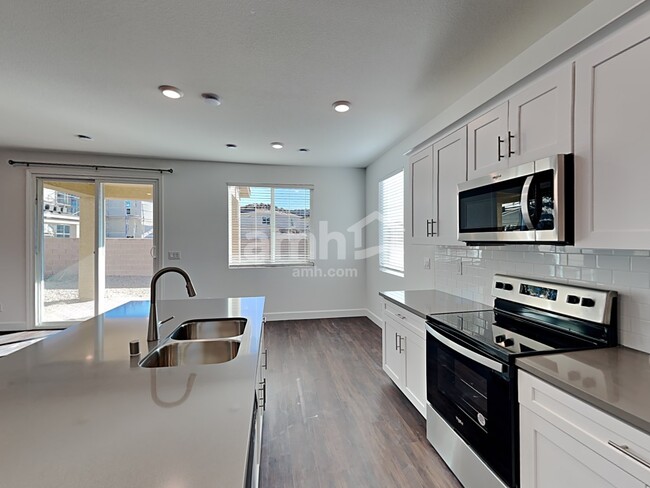 Photo - 4904 Colossal Star St