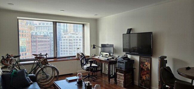 Photo - 65 E India Row Unit 9A