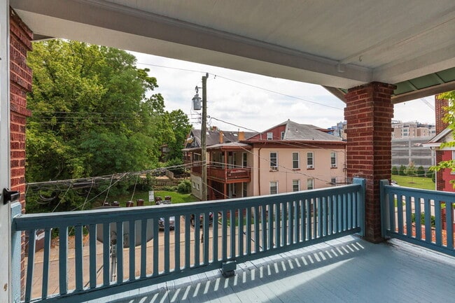 Photo - 512 Maple Ave