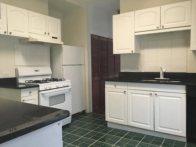 Building Photo - 753 W Schubert Ave Unit 3E