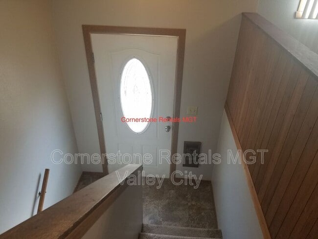 Photo - 918 9th Ave SE