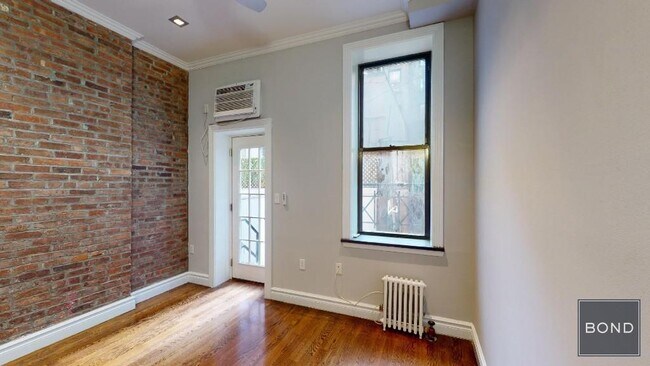 Building Photo - 246 Mott St Unit 3 Rental