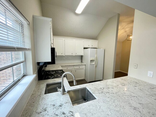 Photo - 3/2 townhouse for rent in Brandon 047!