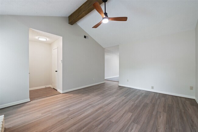Photo - 11805 Southlake Dr