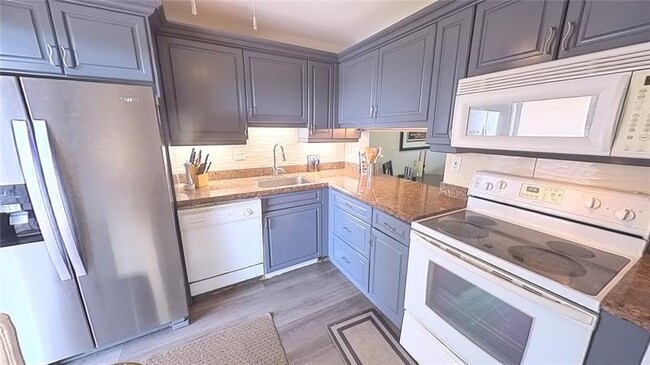 Photo - 2668 Garden Dr N Unit 312