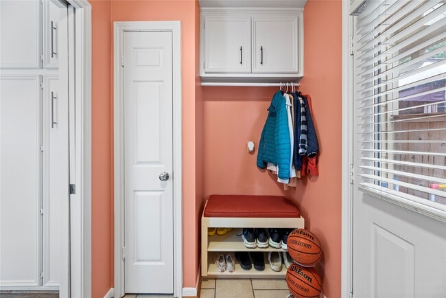 Building Photo - 1814 Crutchfield Ln