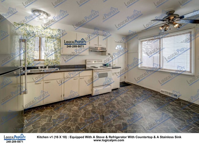 Photo - 3/1.5 Split Level: Open Foolrplan,C/A,Hard...