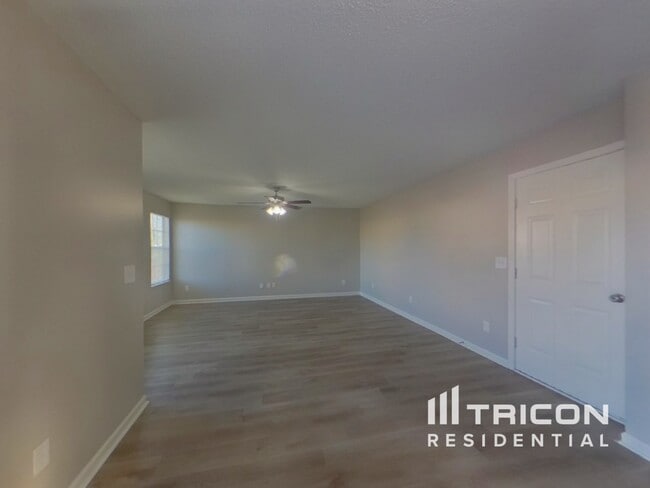 Photo - 411 Fox Trot Dr