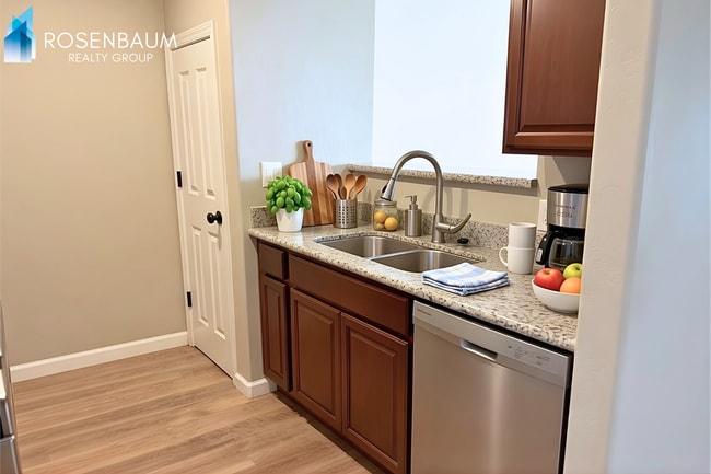 Photo - Beautiful and inviting 2-bedrooms, 2-baths duplex located in the heart of Prescott Valley!