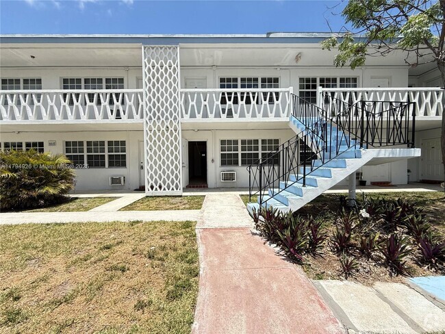 Building Photo - 1471 NE 170th St Unit 120A Rental
