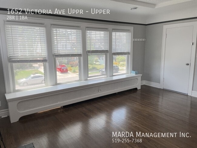 Photo - CHARMING 2 BED/1 BATH UPPER ON VICTORIA + HYDRO & GAS Unit Upper