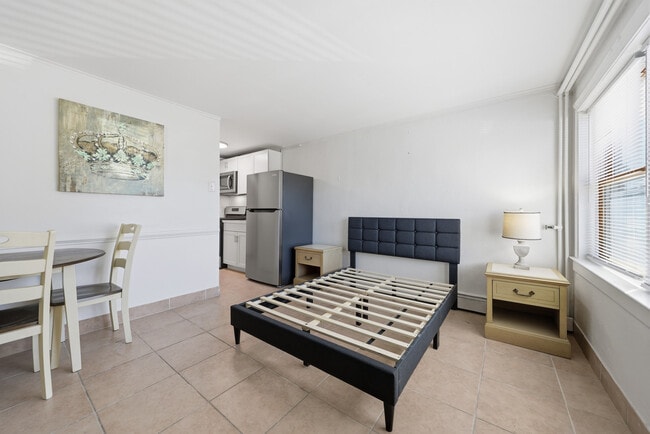 Photo - 807 W New York Ave