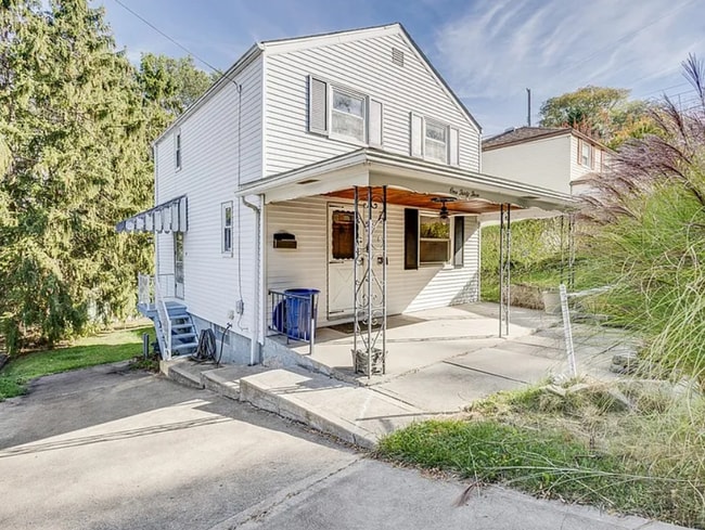 Building Photo - 133 Hamburg St