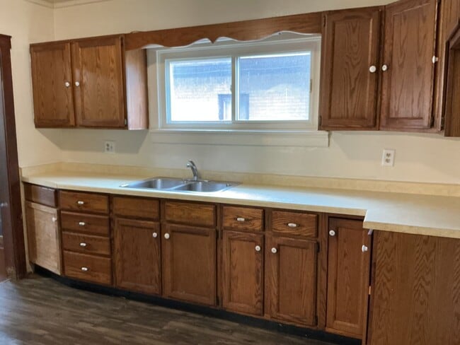 Building Photo - 2737 N 55th St Unit Lower