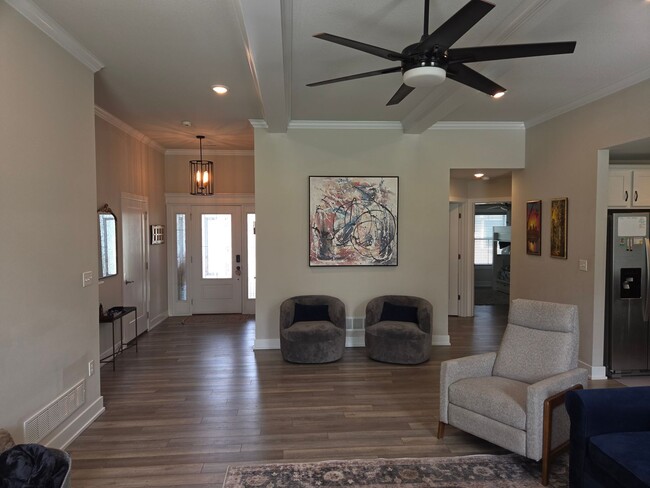 Photo - 3 bd, 2 ba house in E Columbia in great move-in shape, fenced, corner lot, w/d provided.