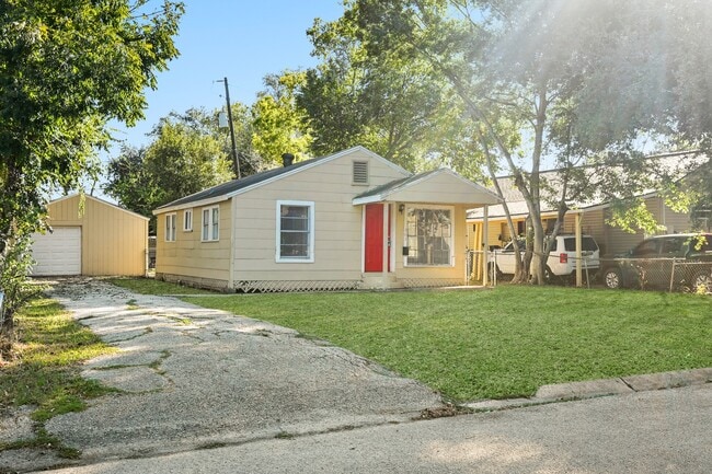 Photo - 203 W Hart Ave