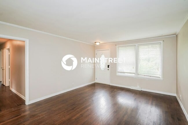 Photo - 3 Bedroom Pet-Friendly Home in HENDERSONVILLE, TN with Main Street Renewal