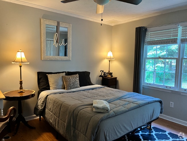 Building Photo - 2020 Sunrise Cir Rental