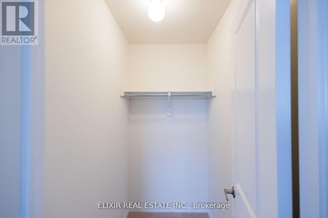 Photo - 20 Molnar Cres