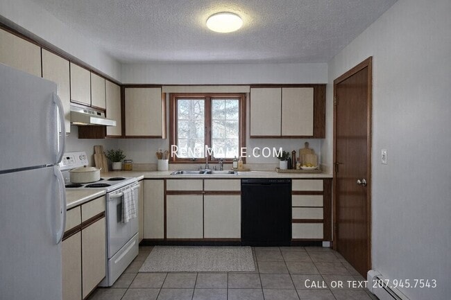 Building Photo - 7 Hartley St