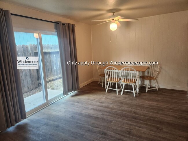 Photo - Cozy Halfplex in Carmichael- Available Now. Unit 3329ja