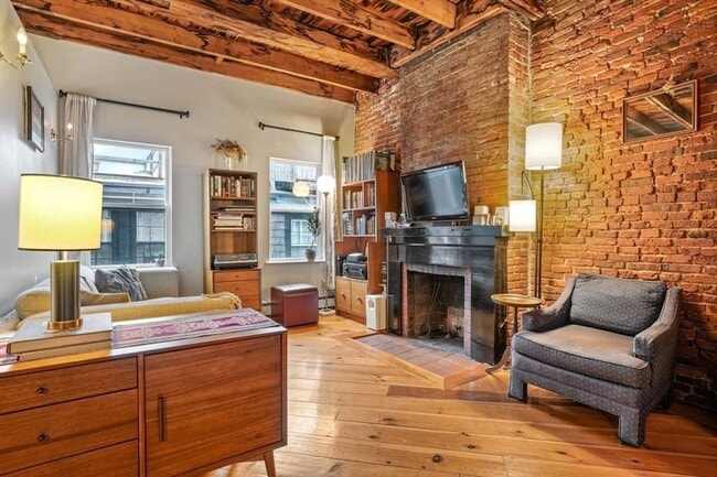 Building Photo - 1 Goodwin Pl Unit 4