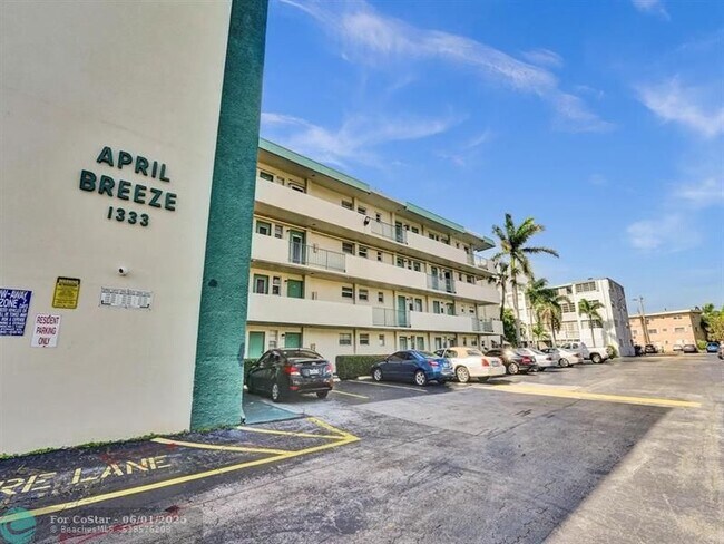 Photo - 1333 E Hallandale Beach Blvd Condo Unit 113