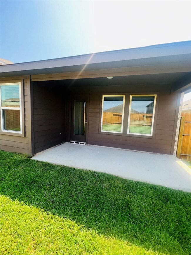 Photo - 5215 Mossdale Blf Ln