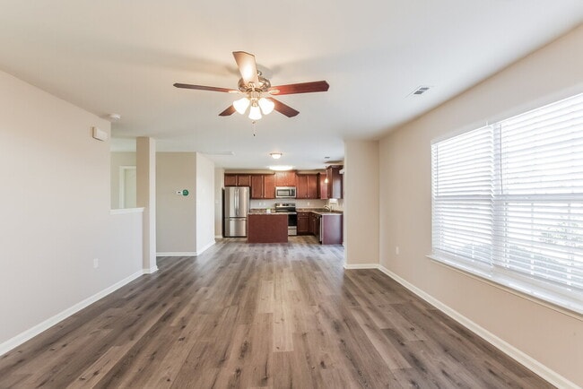 Photo - 1536 Eastway Dr