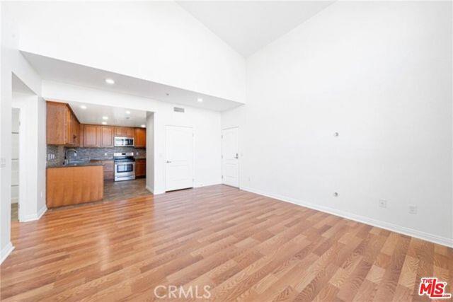 Photo - 6800 Corbin Ave Unidad 1/4