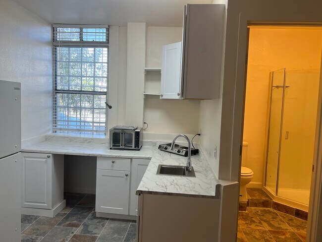 Photo - 1431 W Jefferson Blvd Unit B-2