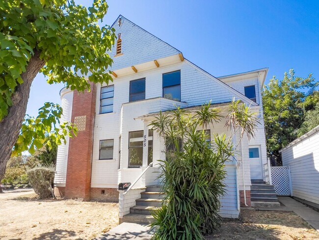 Photo - York St., 740-744-El Dorado St. 505 Unidad El Dorado St., 505