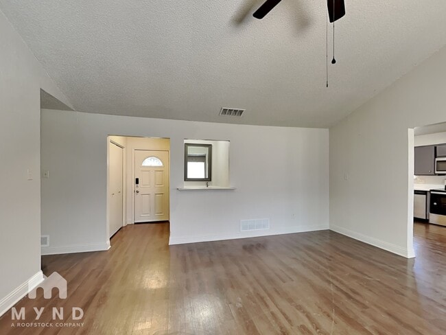 Photo - 7309 Fredricksburg Dr