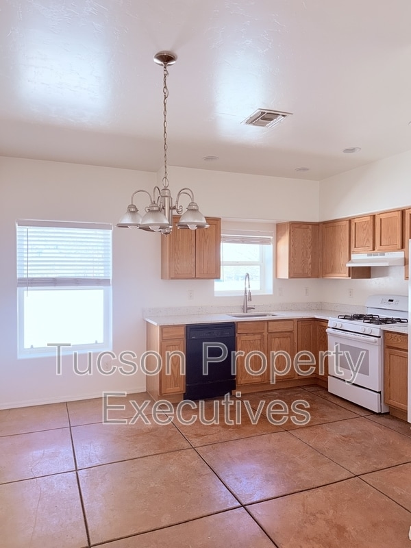 Photo - 324 W 23rd St