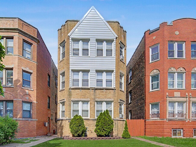 Building Photo - 10724 S Ave C Unit 2
