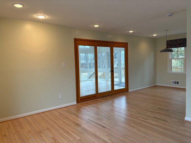 Photo - 1211 Van Buren Cir