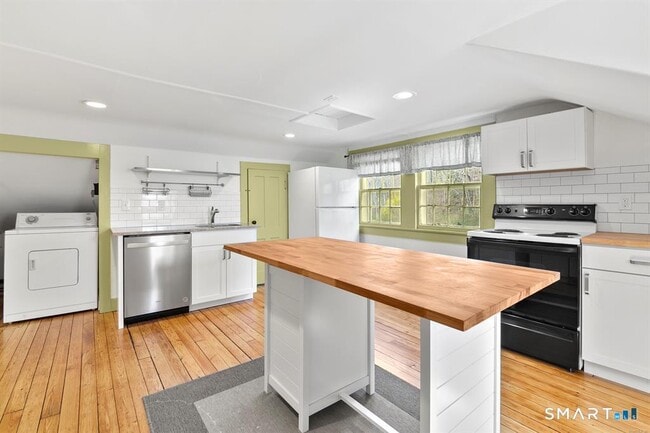 Photo - 185 Main St Unit #E