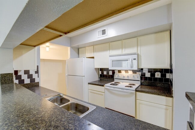 Photo - 7200 W T C Jester Blvd Unidad 1703