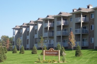 Parkwood Estates - Parkwood Estates Apartments