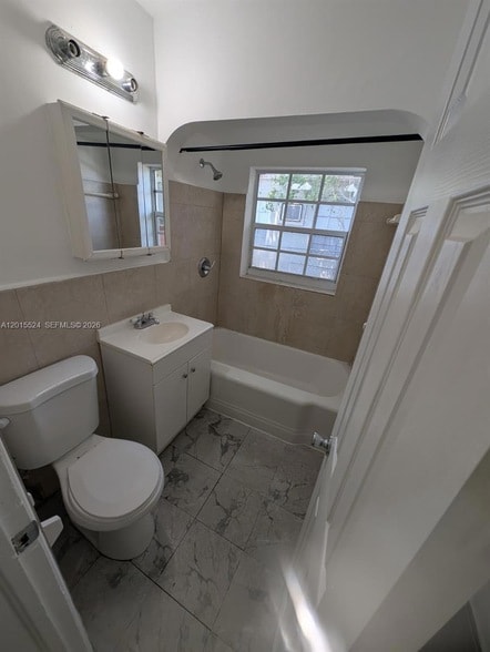 Photo - 2316 Madison St Unit 19A