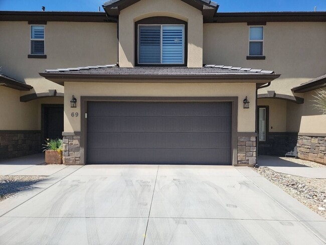 Building Photo - 3 Bedroom Home Near Gubler Park With Community Pool