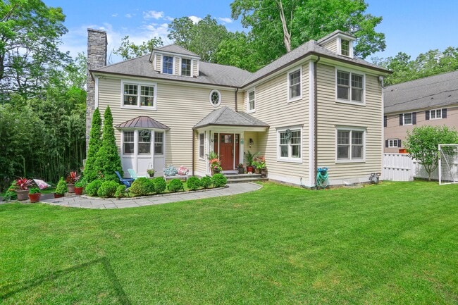 Building Photo - 80 Brookside Dr